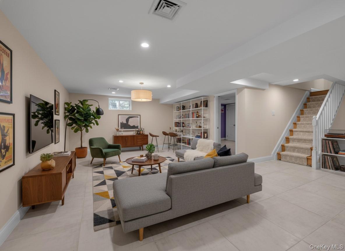 Single Family 194th  Queens, NY 11412, MLS-957327-25