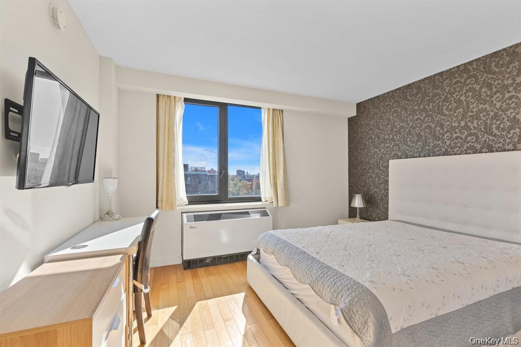 Condo Prince  Queens, NY 11354, MLS-957341-14