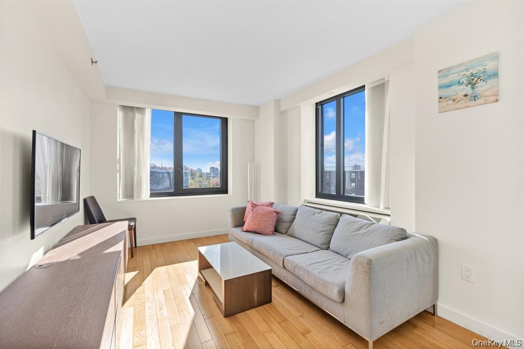 Condo Prince  Queens, NY 11354, MLS-957341-2