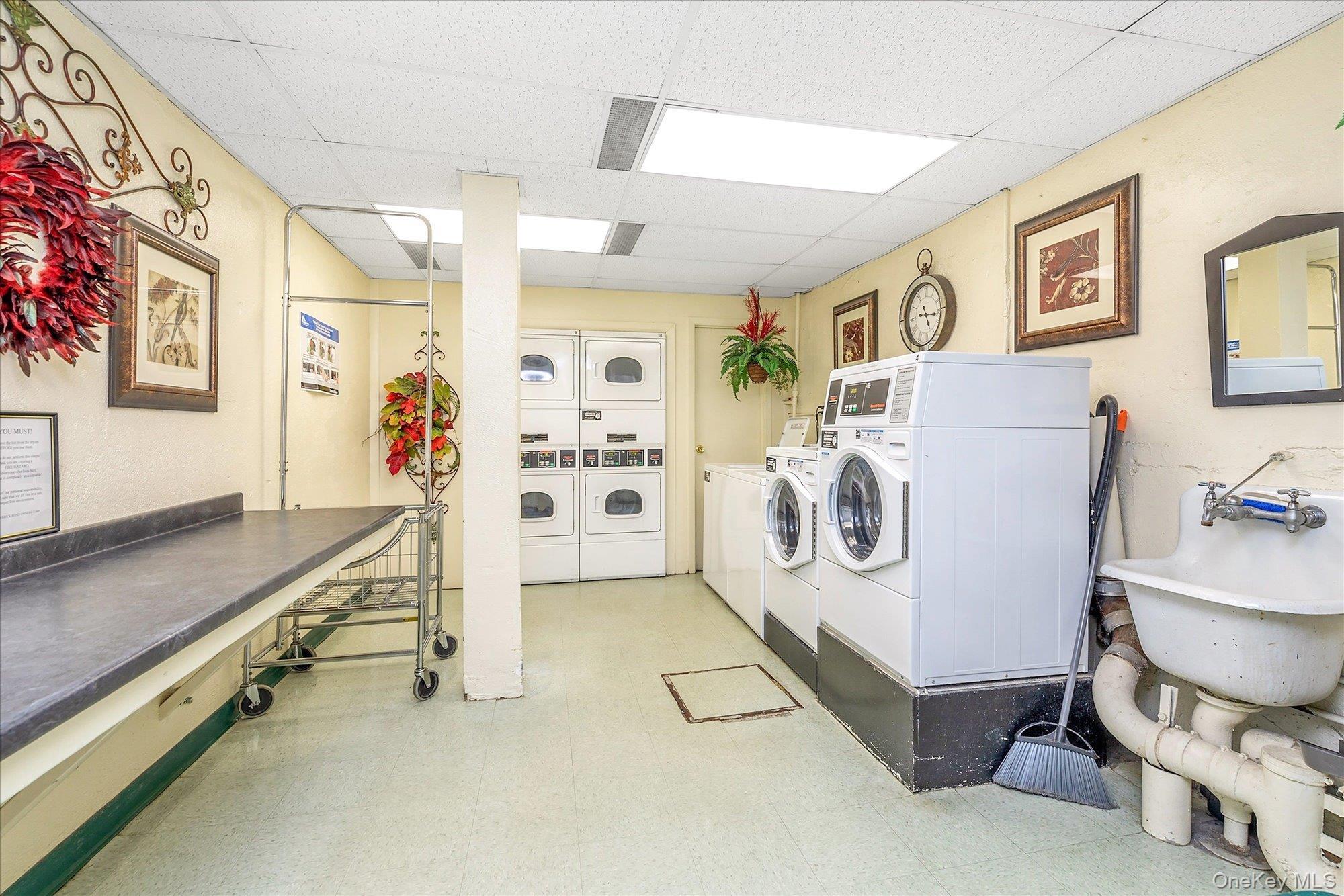 Coop Merrick  Nassau County, NY 11563, MLS-957356-13