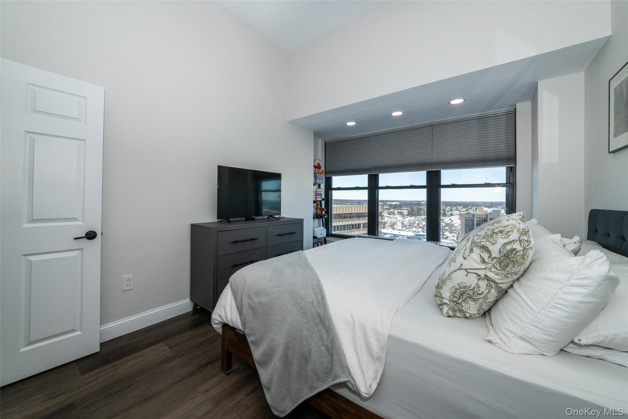 Coop New Roc City Place  Westchester County, NY 10801, MLS-957425-15