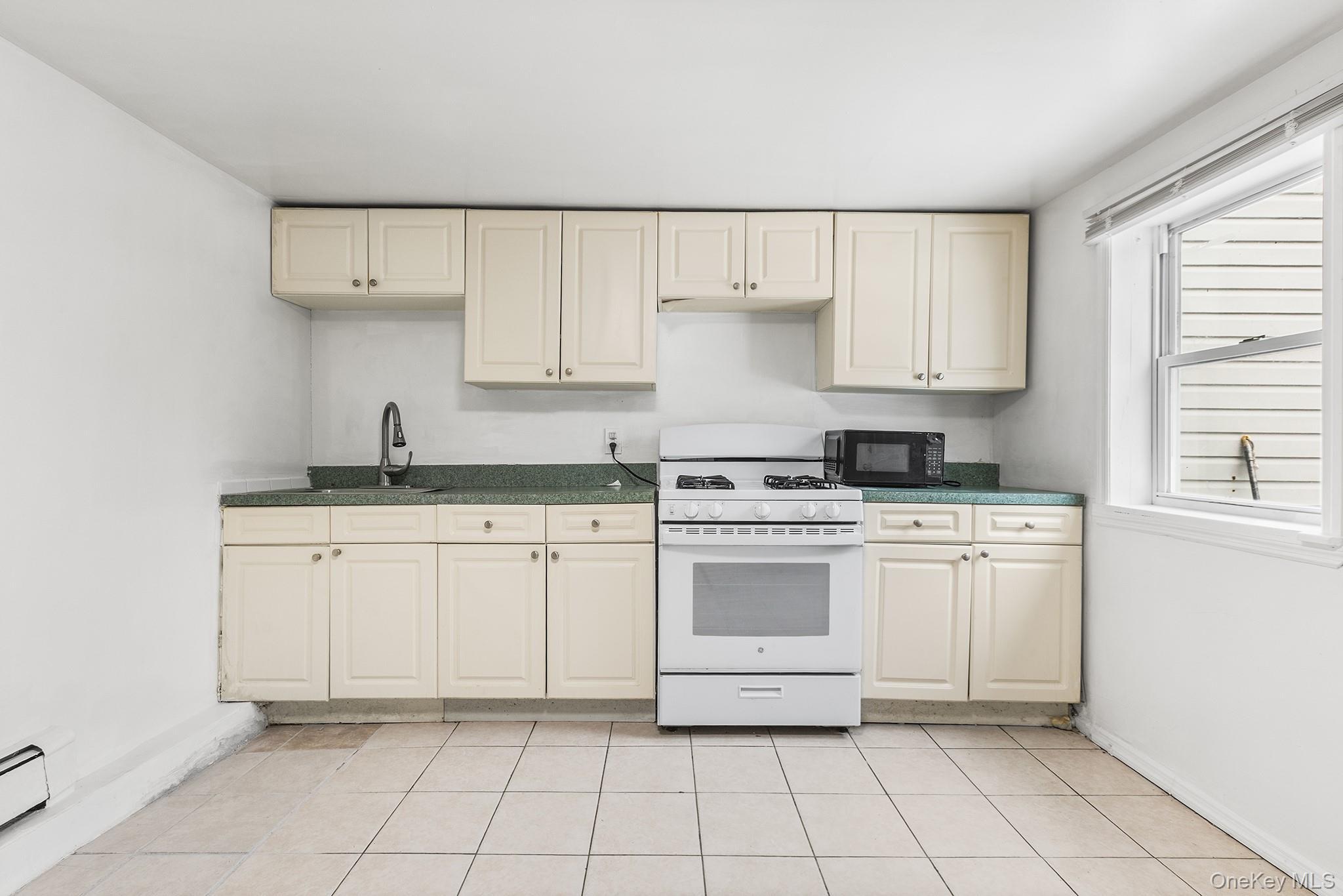 Single Family Malden  Ulster County, NY 12477, MLS-957429-38