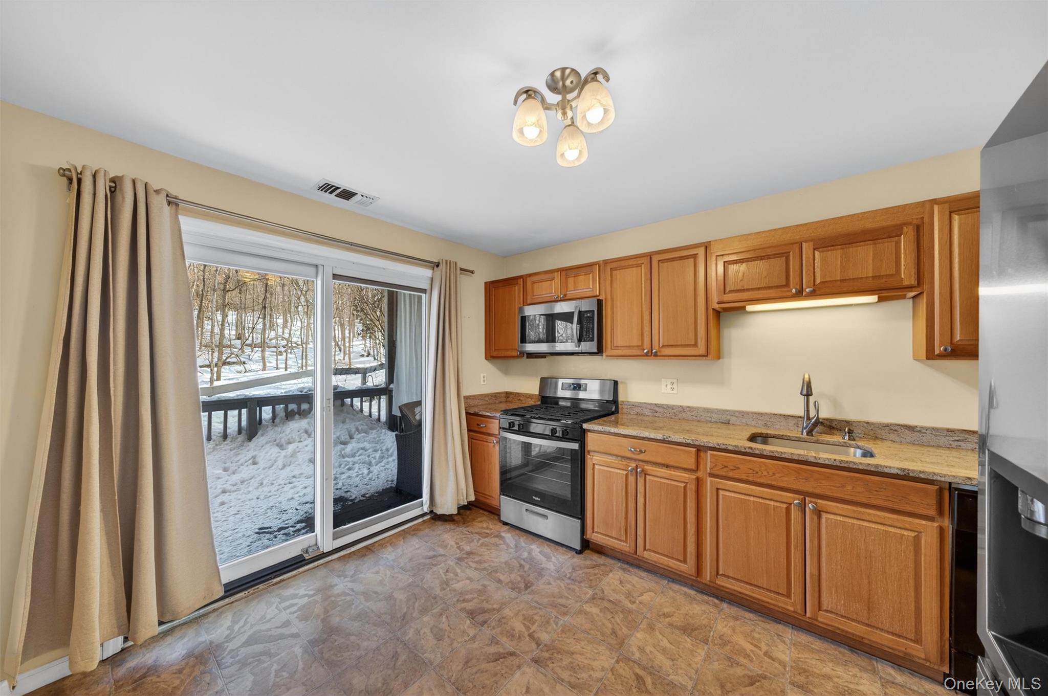 Condo Aldo  Orange County, NY 10950, MLS-957440-3