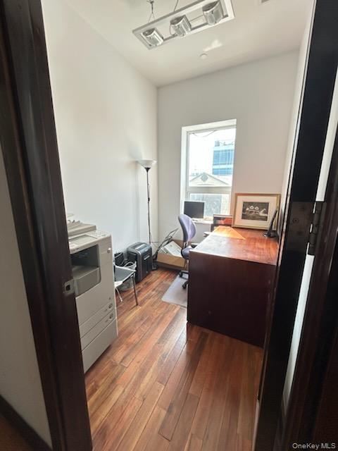 Commercial Lease Steinway  Queens, NY 11103, MLS-957453-16