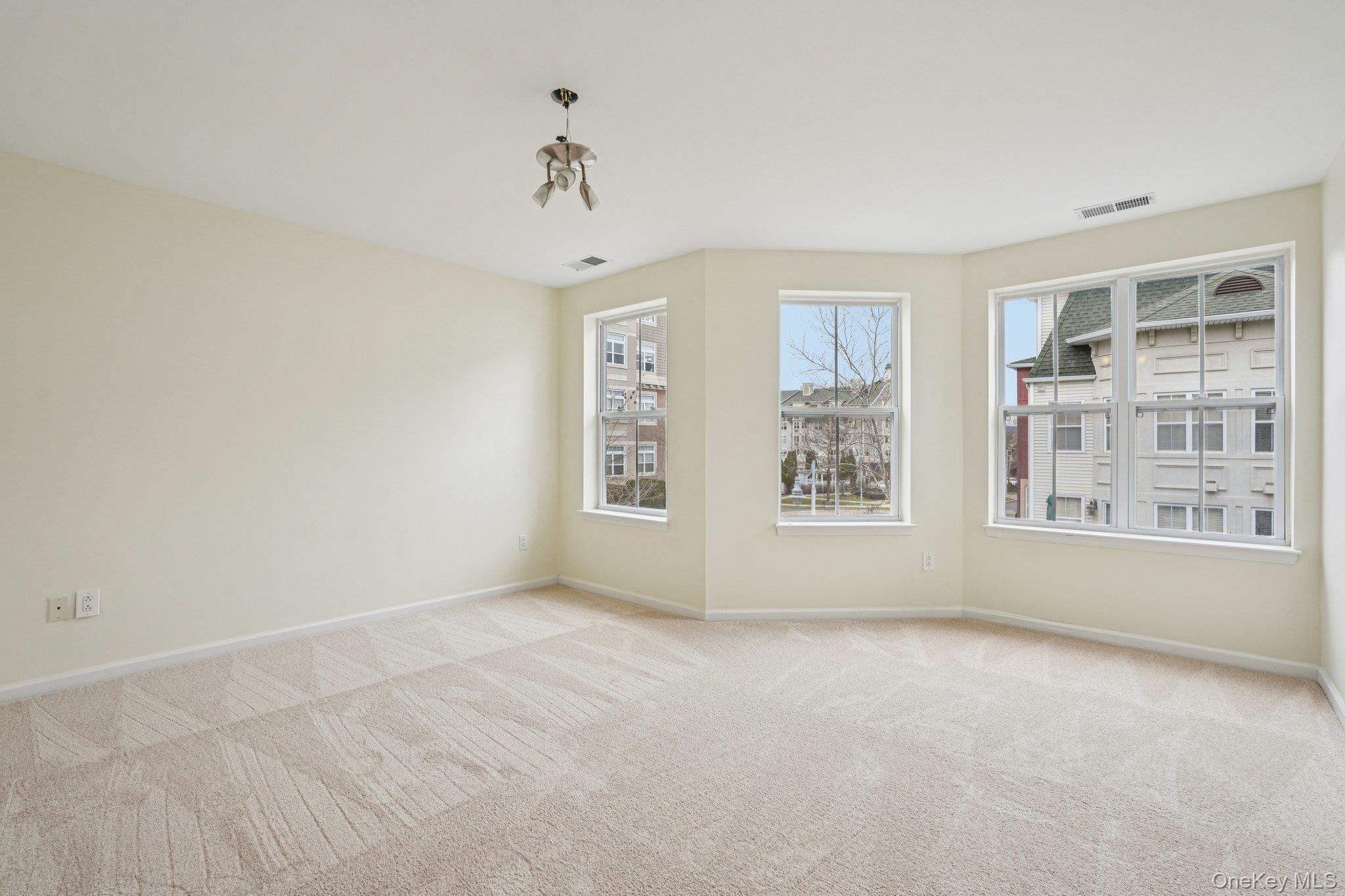 Condo Leeward  Rockland County, NY 10927, MLS-957484-16