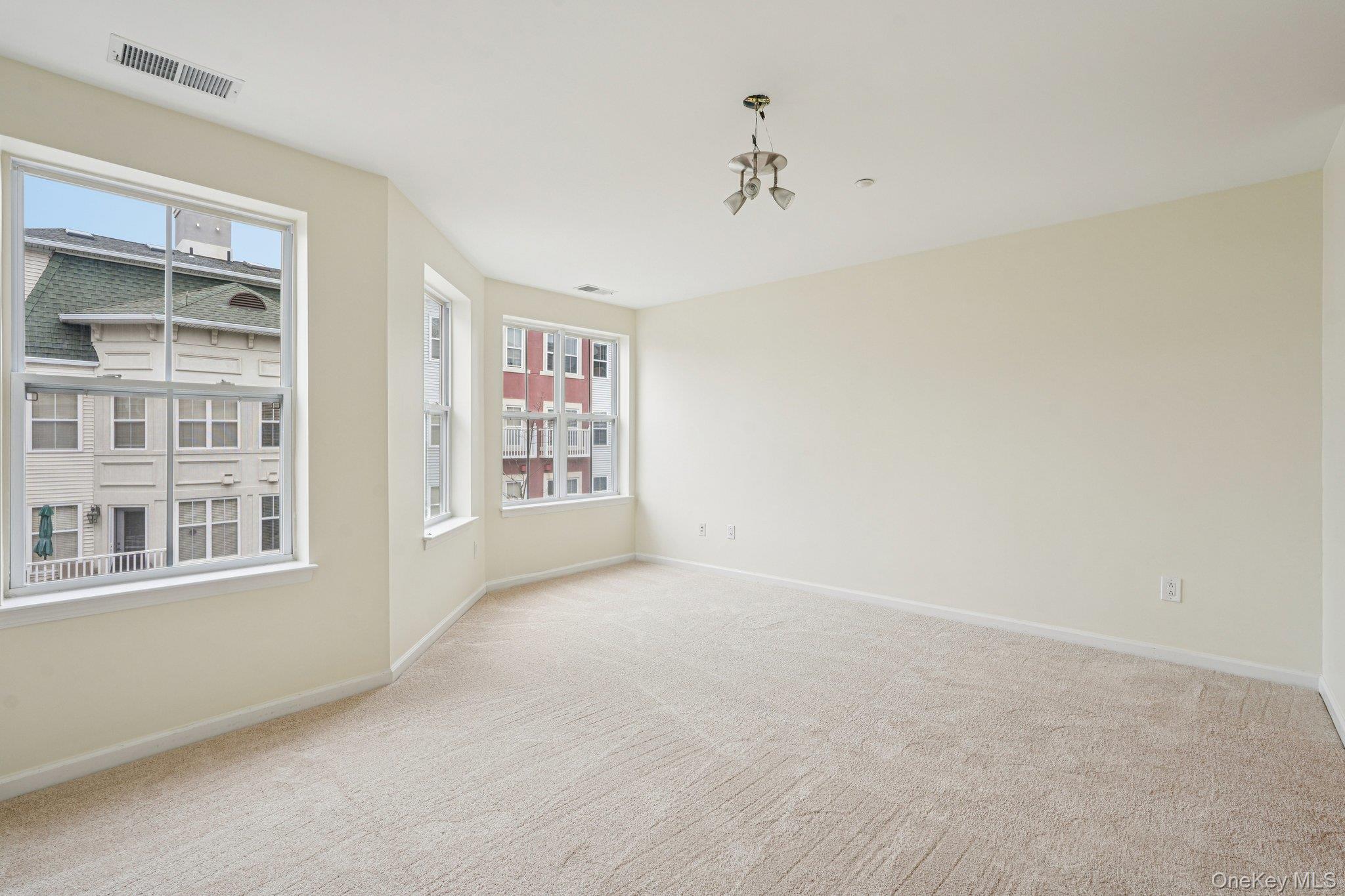 Condo Leeward  Rockland County, NY 10927, MLS-957484-17