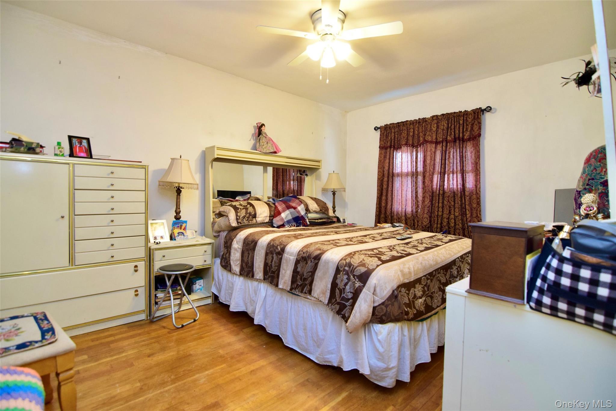 Single Family Gunther  Bronx, NY 10469, MLS-957498-7