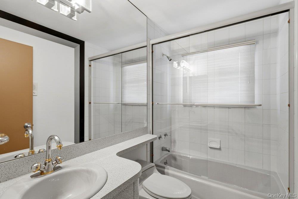 Condo Hunt  Nassau County, NY 11753, MLS-957543-15