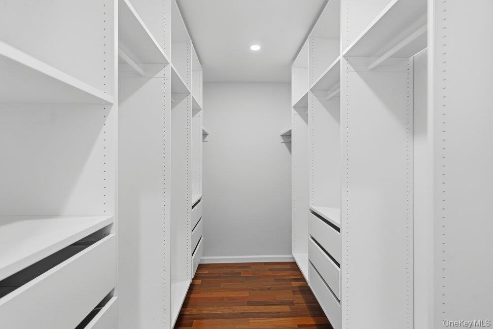 Condo Hunt  Nassau County, NY 11753, MLS-957543-22