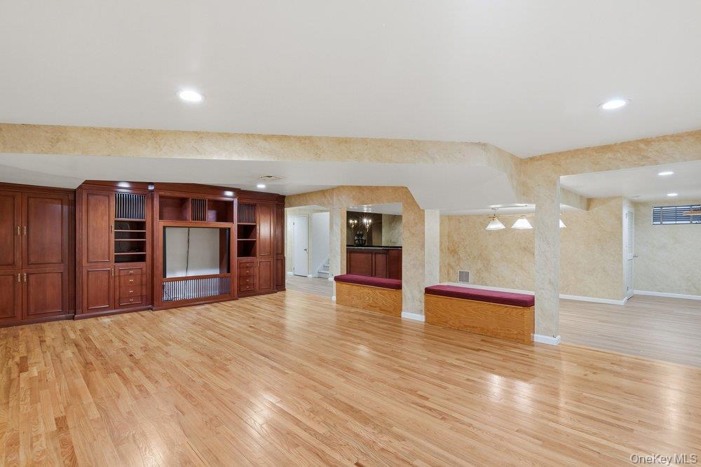 Condo Hunt  Nassau County, NY 11753, MLS-957543-26