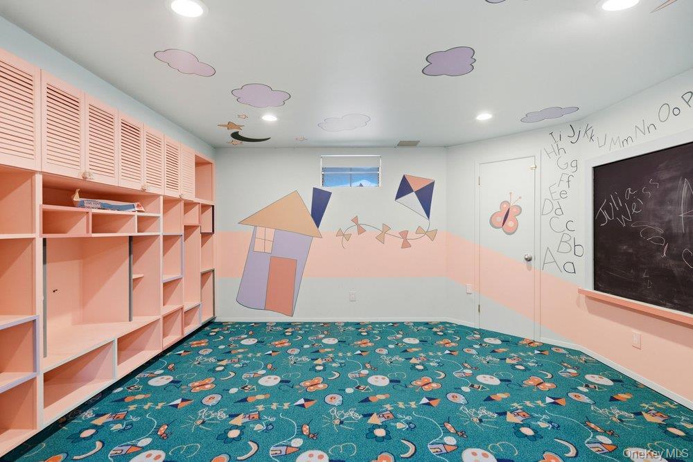 Condo Hunt  Nassau County, NY 11753, MLS-957543-27