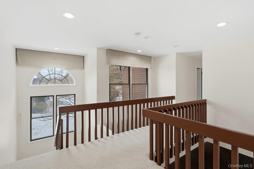 Condo Hunt  Nassau County, NY 11753, MLS-957543-8