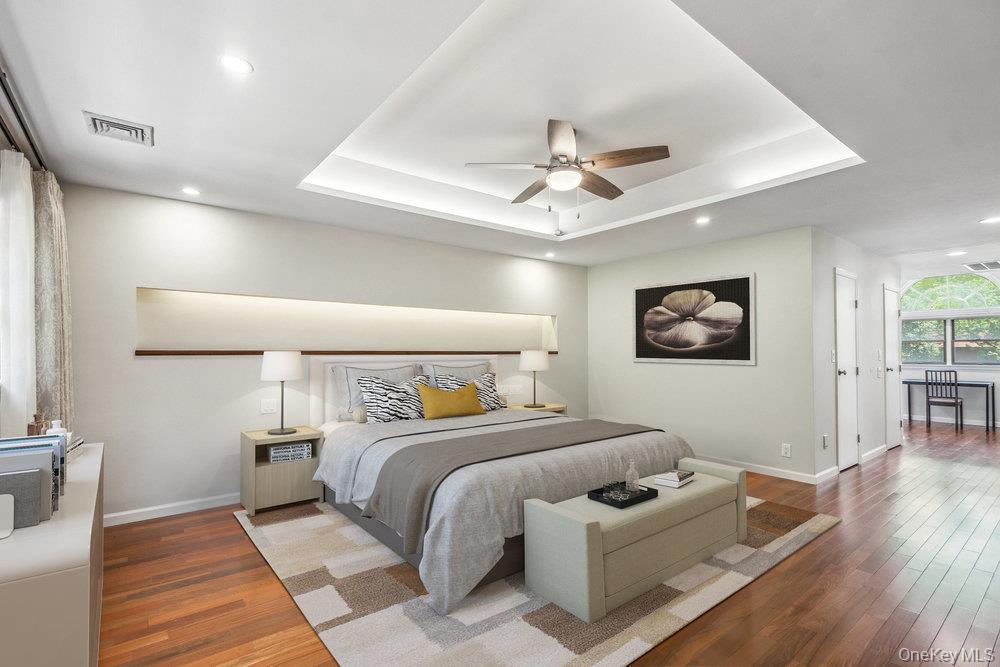 Condo Hunt  Nassau County, NY 11753, MLS-957543-9