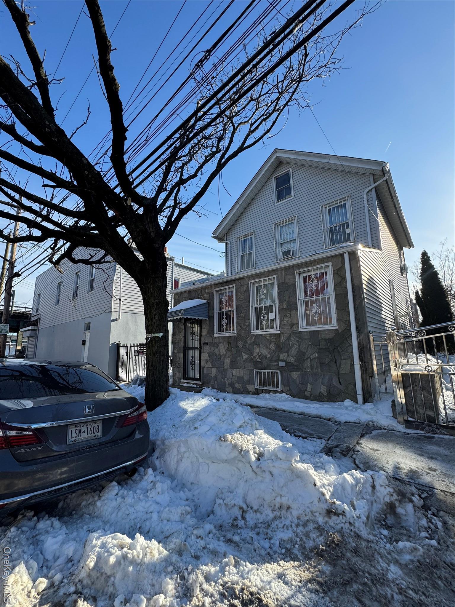 Single Family 240th Bronx, NY 10470, MLS-957551-2