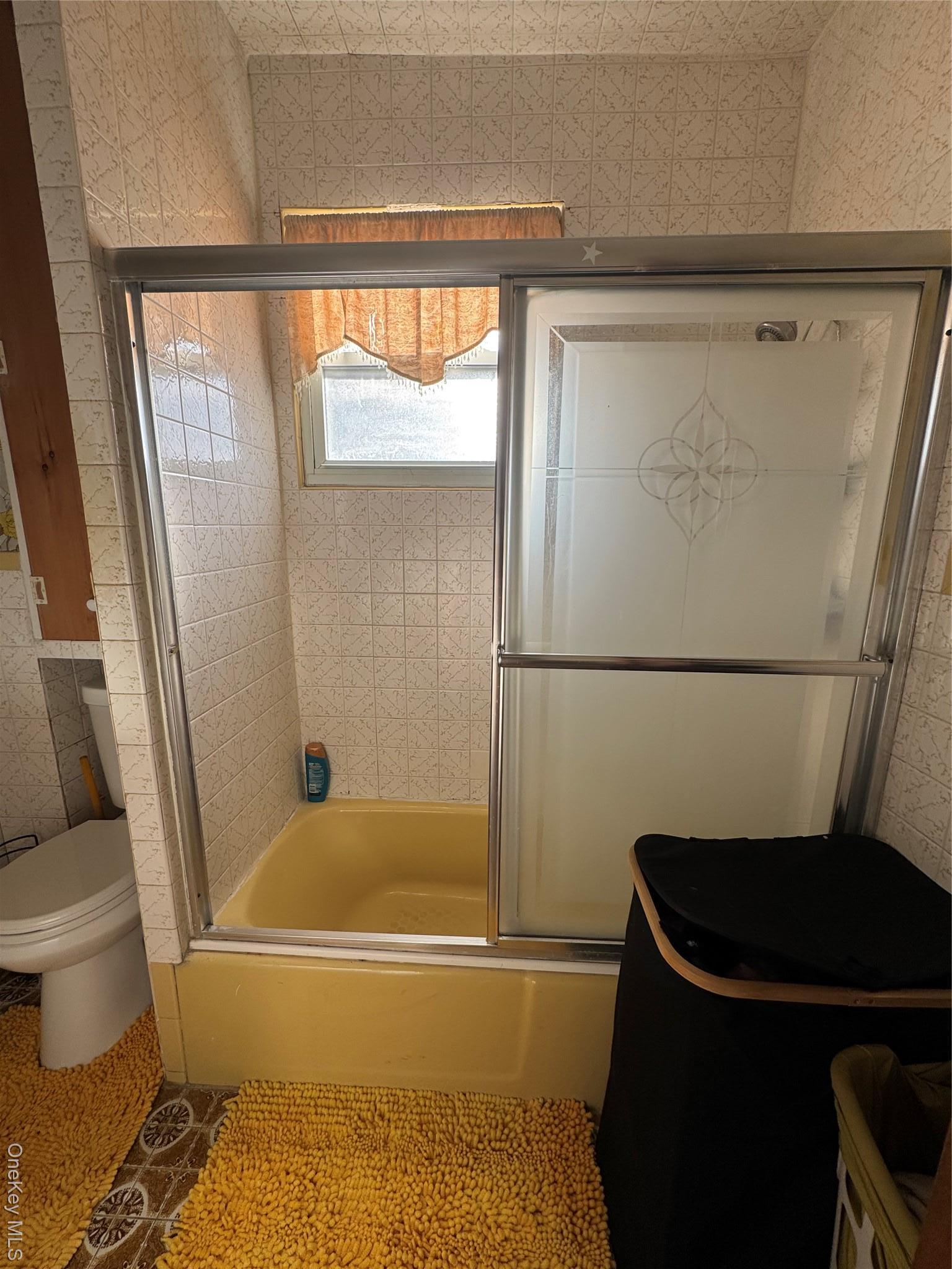 Single Family 240th Bronx, NY 10470, MLS-957551-23