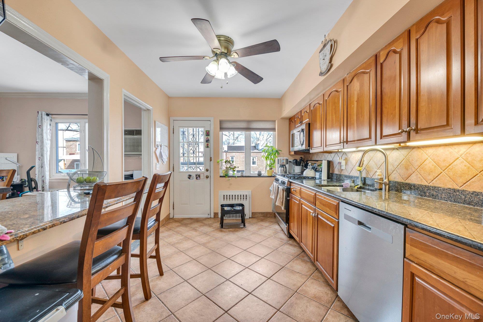 Single Family Hering  Bronx, NY 10461, MLS-957559-4