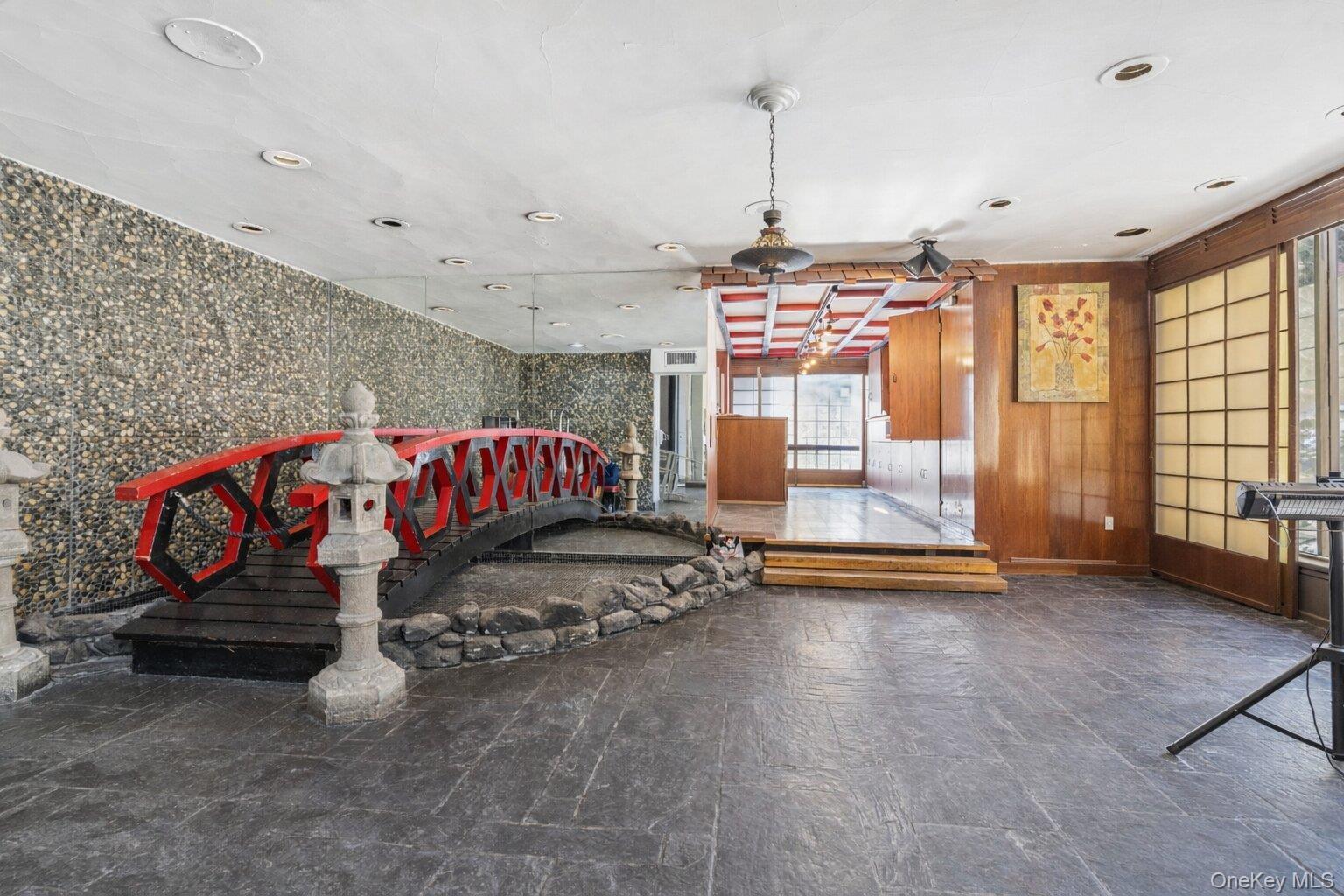 Coop 66th  Queens, NY 11375, MLS-957566-12