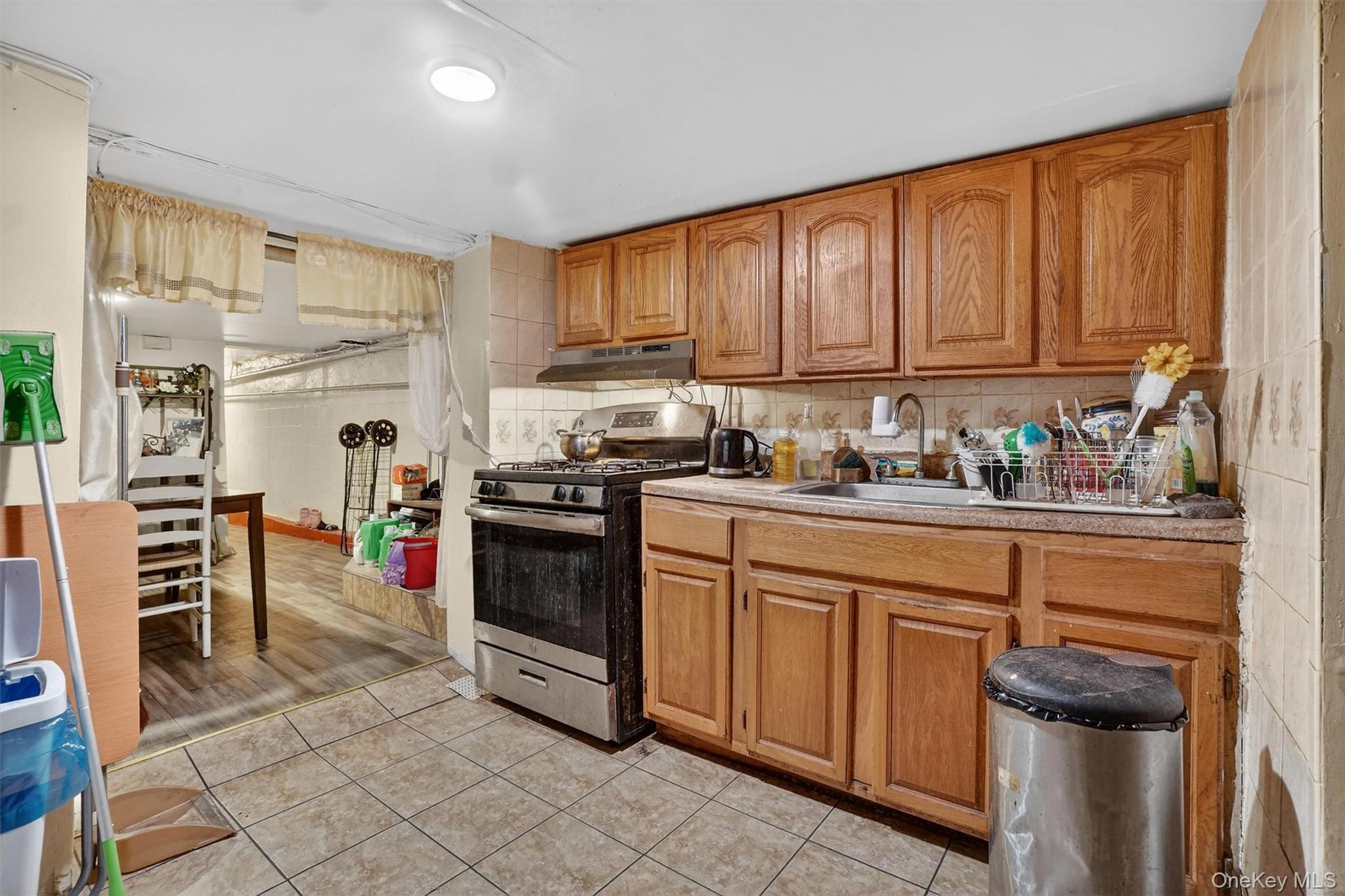 Single Family Norman Queens, NY 11385, MLS-957576-39