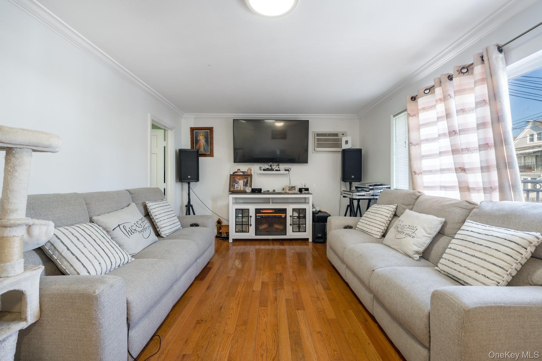 Single Family Curtis  Queens, NY 11369, MLS-957592-29