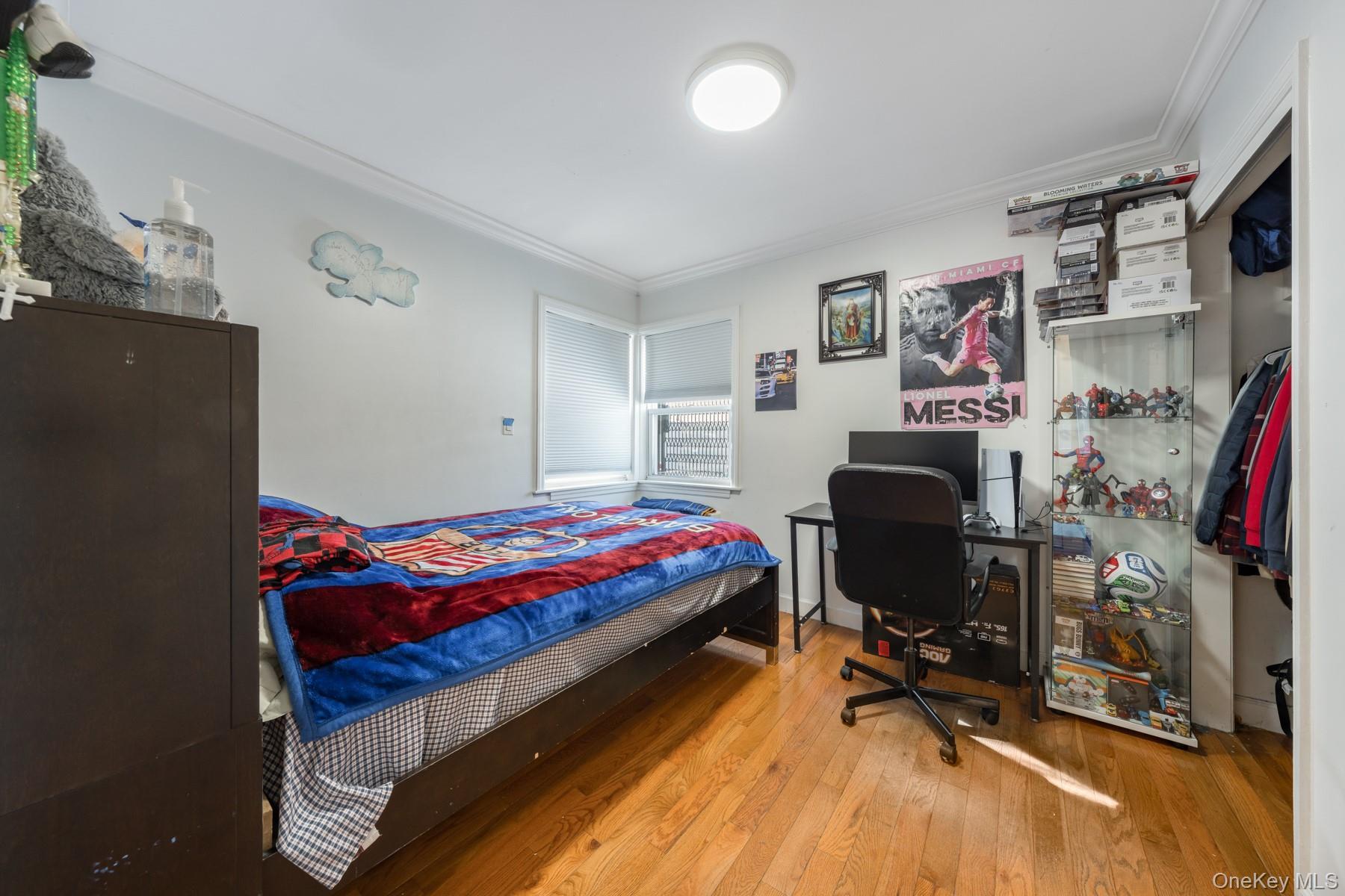 Single Family Curtis  Queens, NY 11369, MLS-957592-35