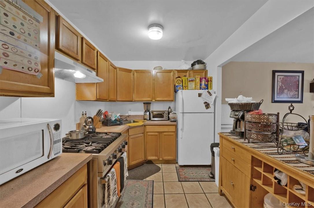 Single Family 216th  Bronx, NY 10469, MLS-957633-13