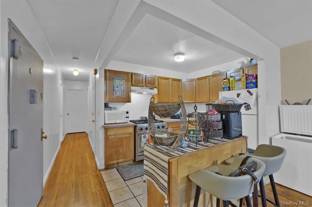 Single Family 216th  Bronx, NY 10469, MLS-957633-5