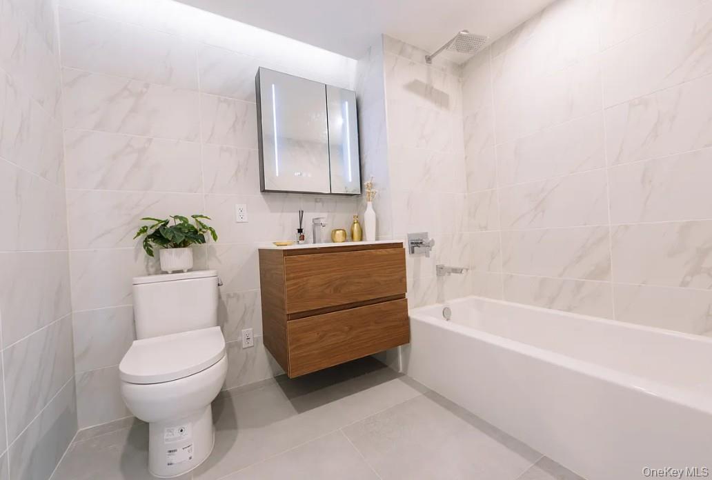 Condo Northern  Queens, NY 11354, MLS-957640-9