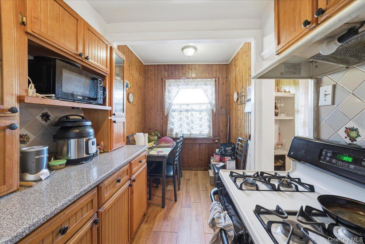 Single Family Bouck  Bronx, NY 10469, MLS-957665-12