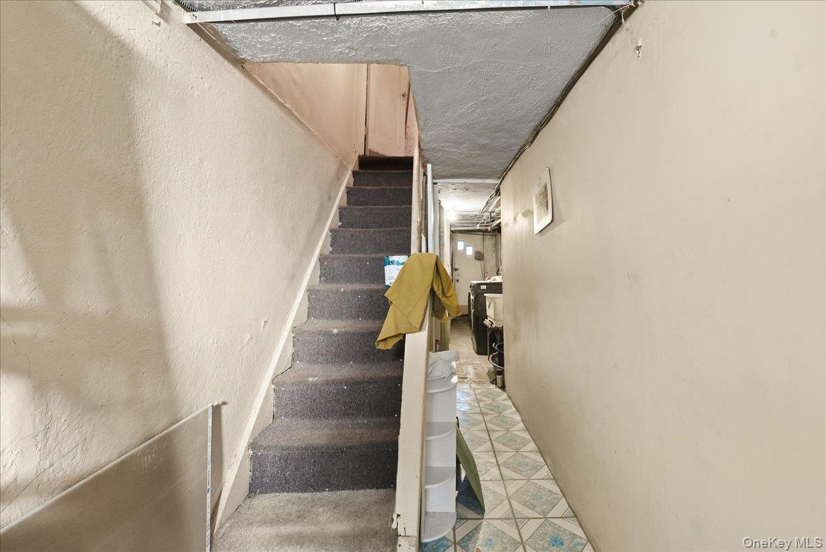 Single Family Bouck  Bronx, NY 10469, MLS-957665-18