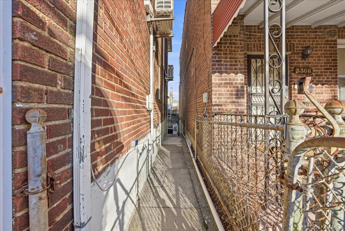 Single Family Bouck  Bronx, NY 10469, MLS-957665-29