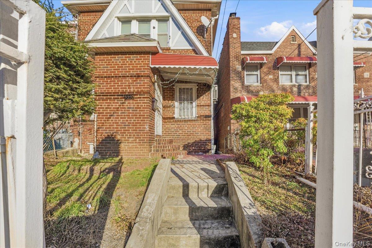 Single Family Bouck  Bronx, NY 10469, MLS-957665-31