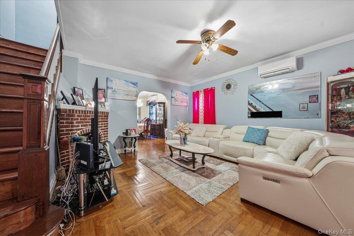 Single Family Bouck  Bronx, NY 10469, MLS-957665-5