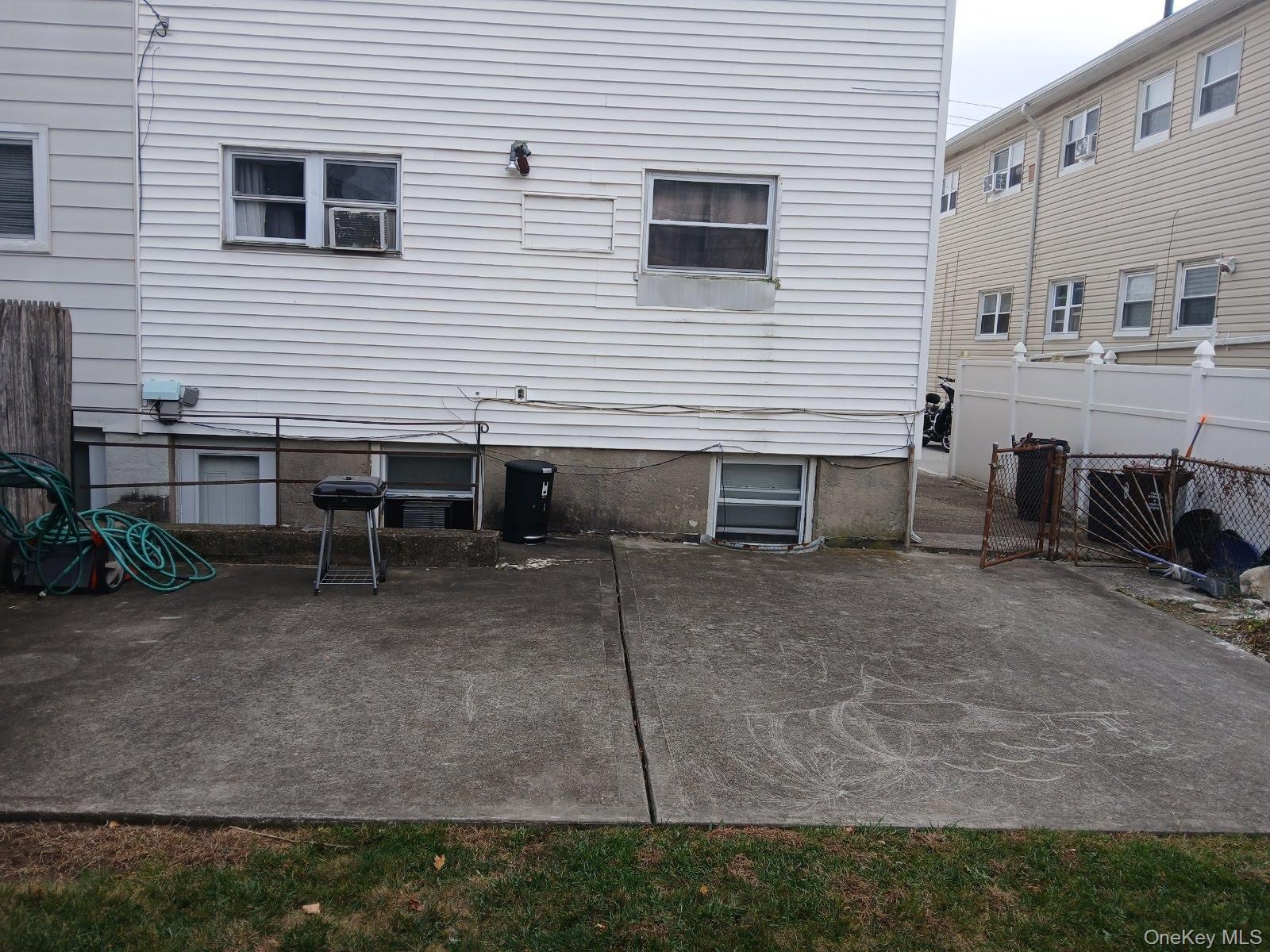 Single Family 149th  Queens, NY 11422, MLS-957696-21