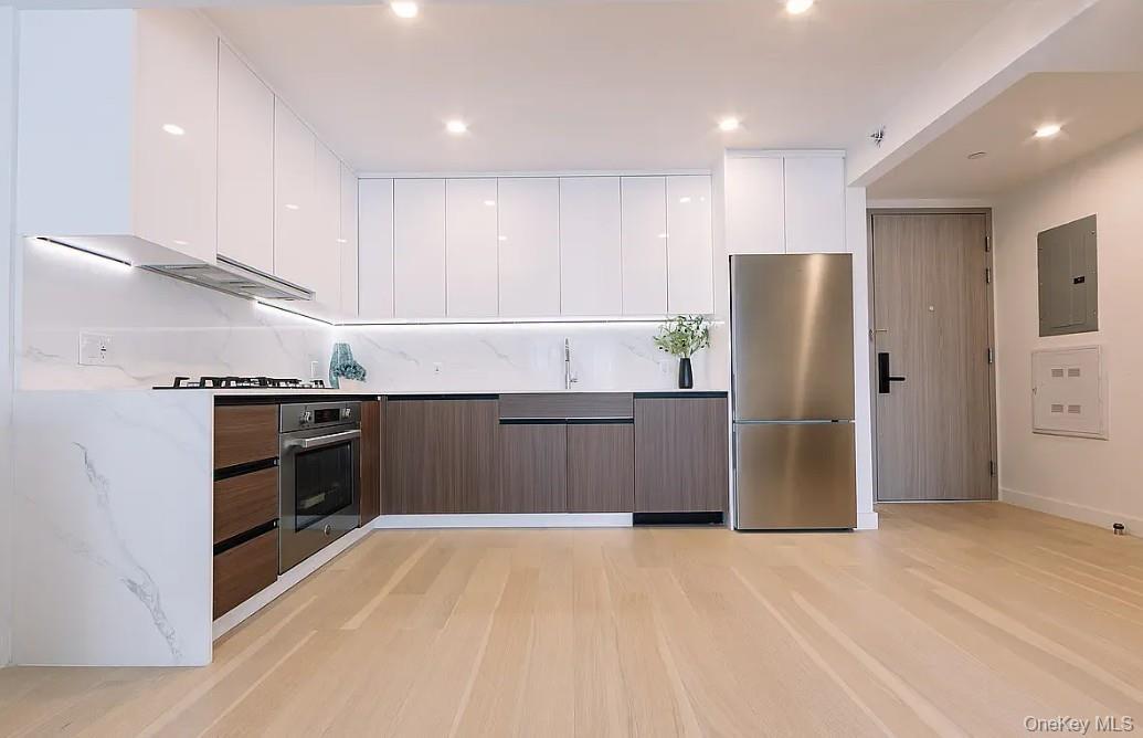 Condo Northern  Queens, NY 11354, MLS-957715-5