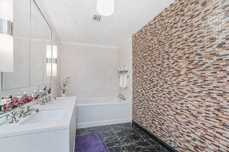 Condo Wall  Manhattan, NY 10005, MLS-957764-9