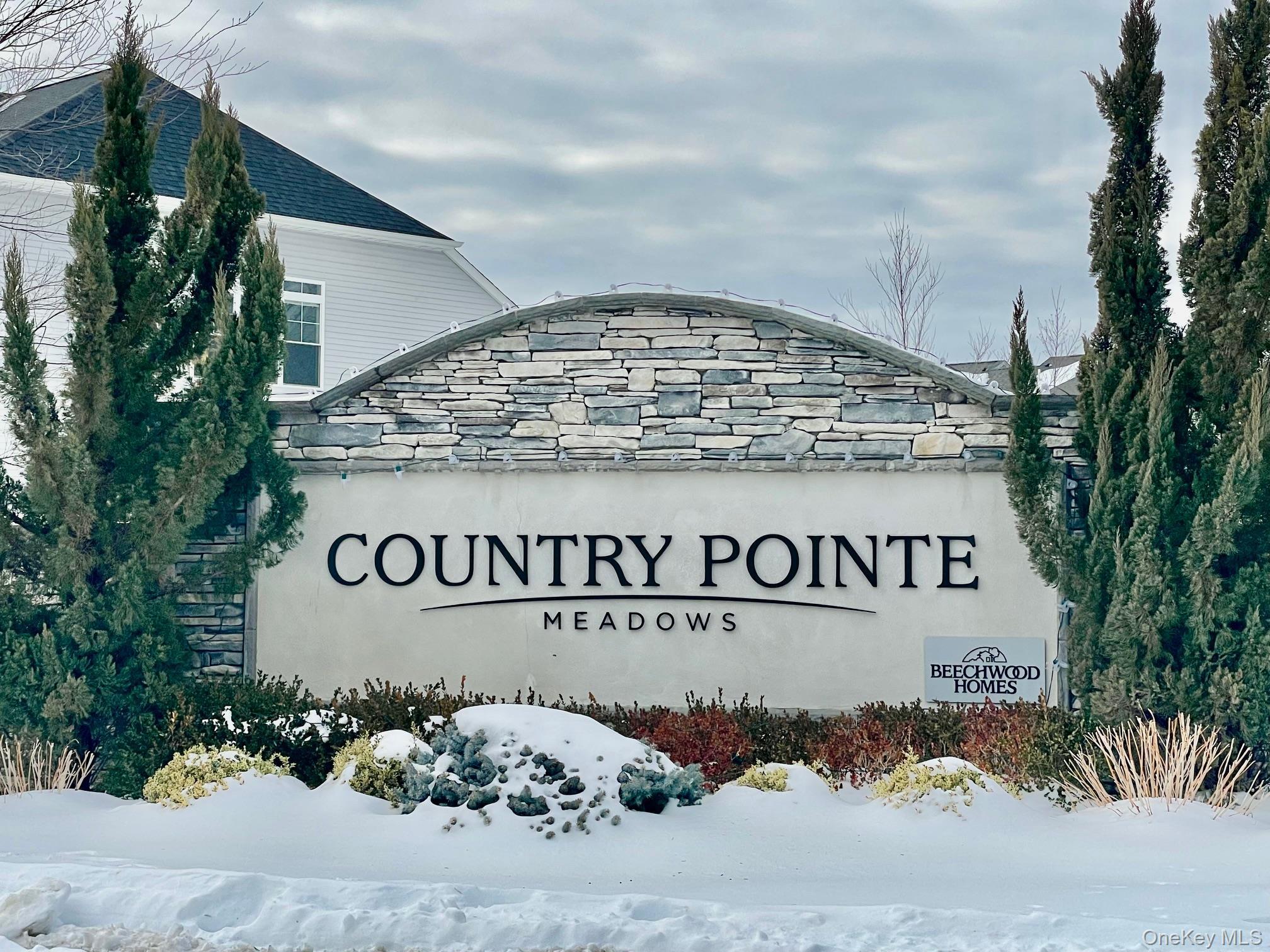 Condo Silver Timber  Suffolk County, NY 11980, MLS-957878-19