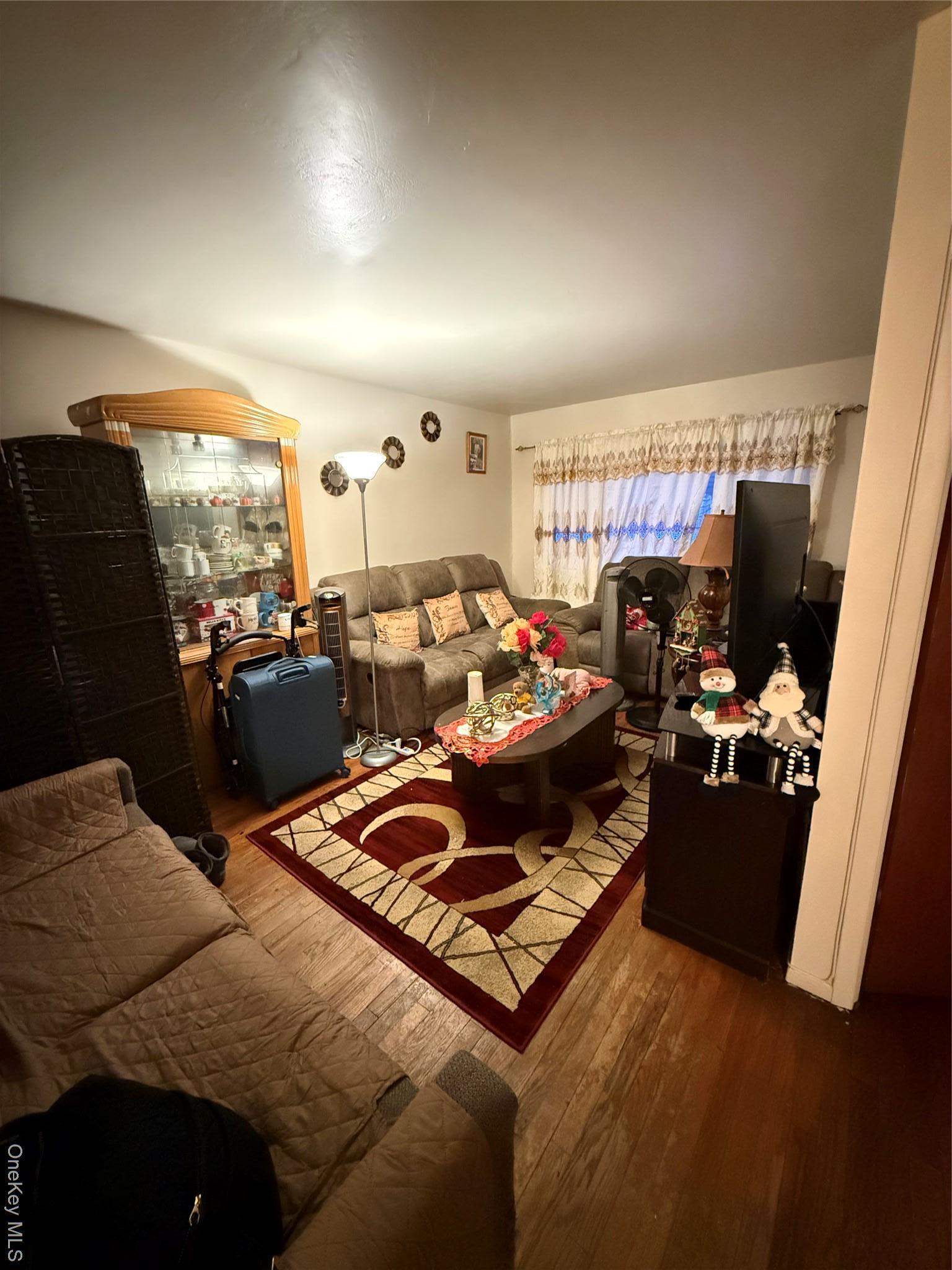 Single Family De Reimer  Bronx, NY 10466, MLS-957939-9