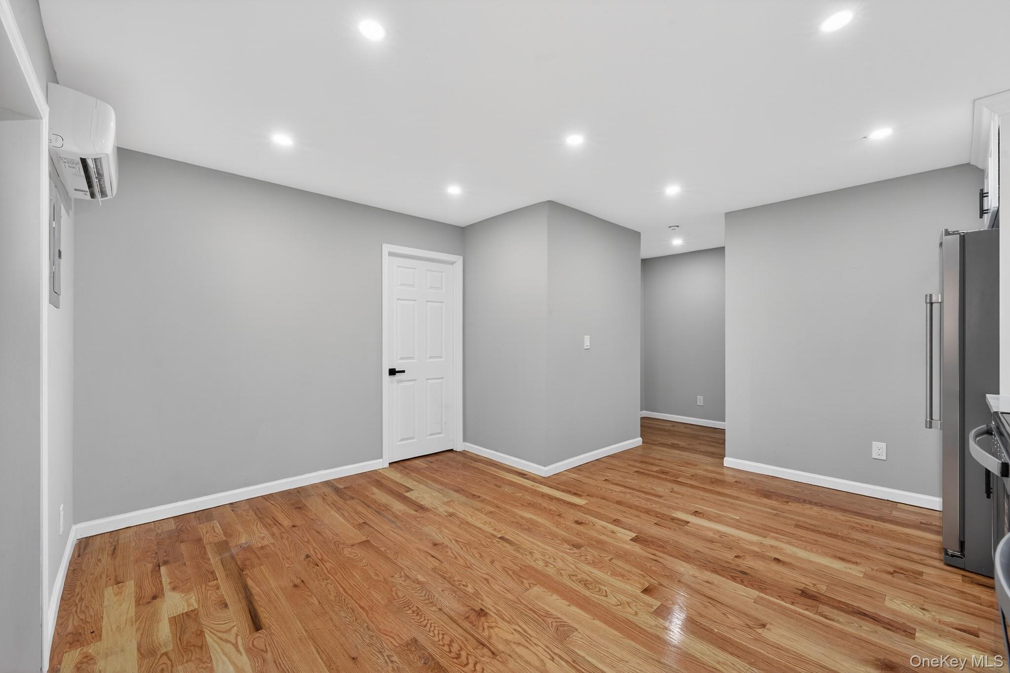 Single Family 224th  Bronx, NY 10466, MLS-957961-8