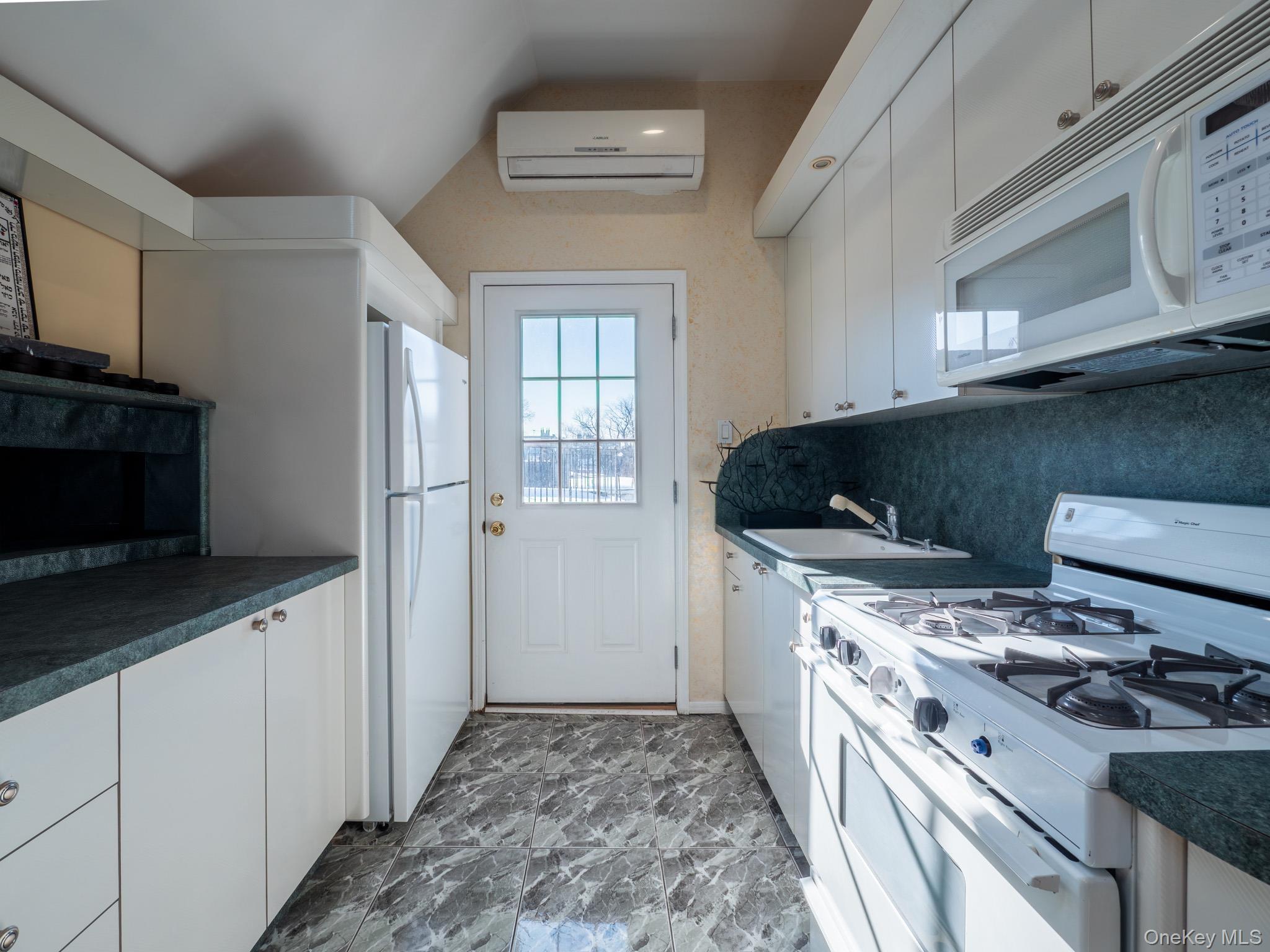 Single Family Ditmas  Brooklyn, NY 11218, MLS-957986-33