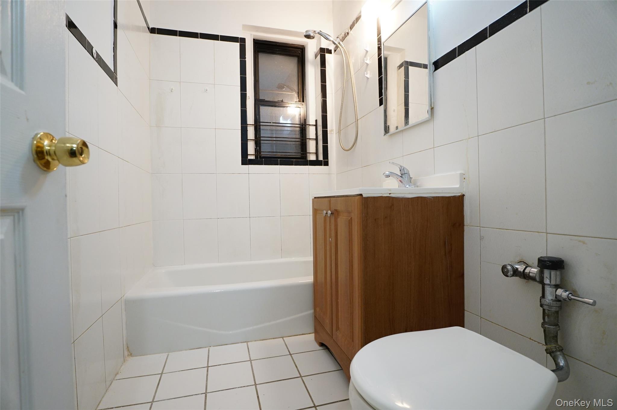 Coop Saunders  Queens, NY 11374, MLS-958047-13