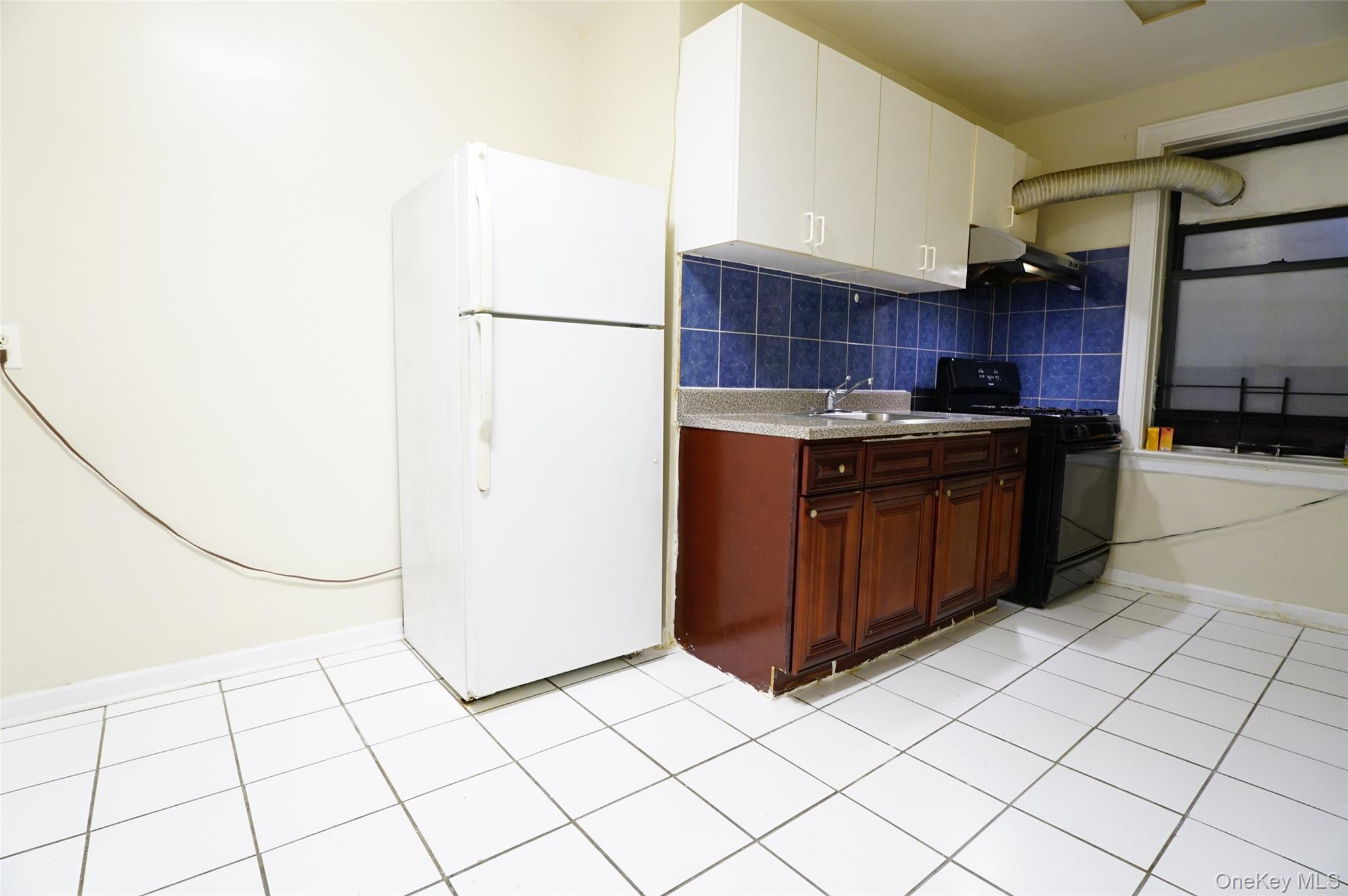 Coop Saunders  Queens, NY 11374, MLS-958047-8