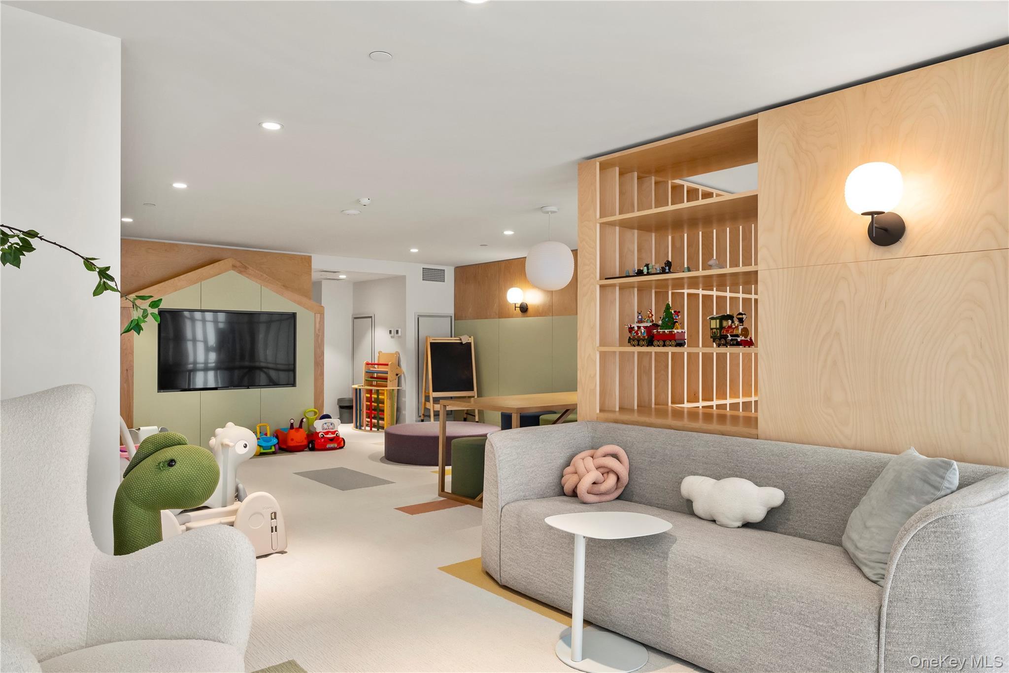 Condo 39th  Queens, NY 11354, MLS-958090-20