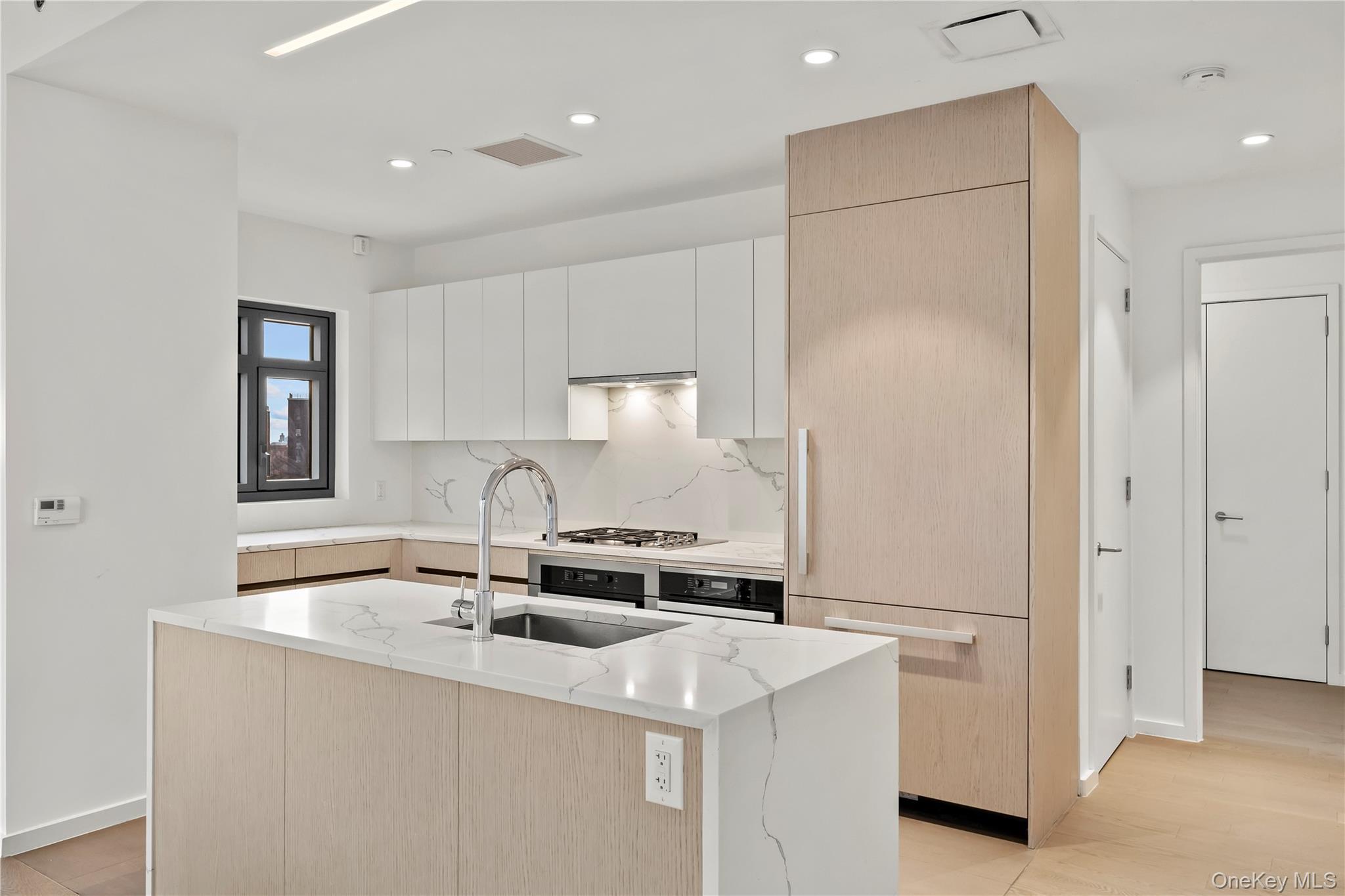 Condo 39th  Queens, NY 11354, MLS-958090-6