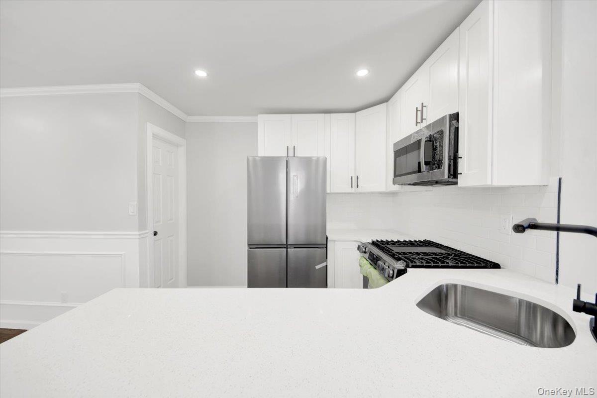 Single Family Penfield  Bronx, NY 10470, MLS-958169-12