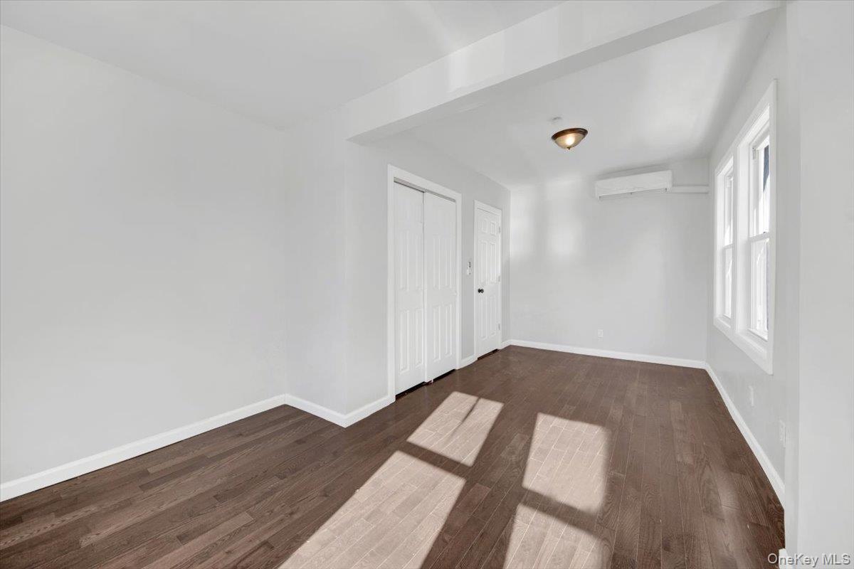 Single Family Penfield  Bronx, NY 10470, MLS-958169-18