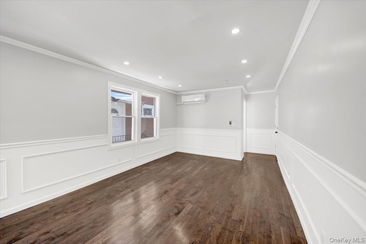 Single Family Penfield  Bronx, NY 10470, MLS-958169-20