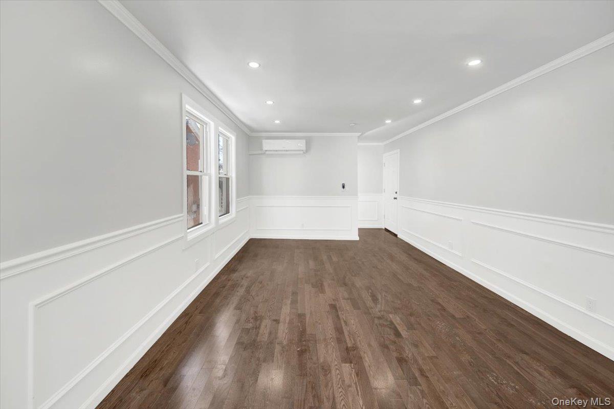 Single Family Penfield  Bronx, NY 10470, MLS-958169-21