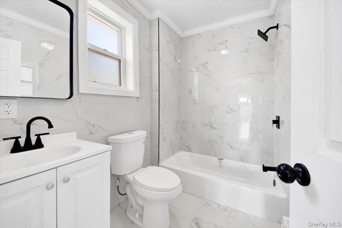 Single Family Penfield  Bronx, NY 10470, MLS-958169-22