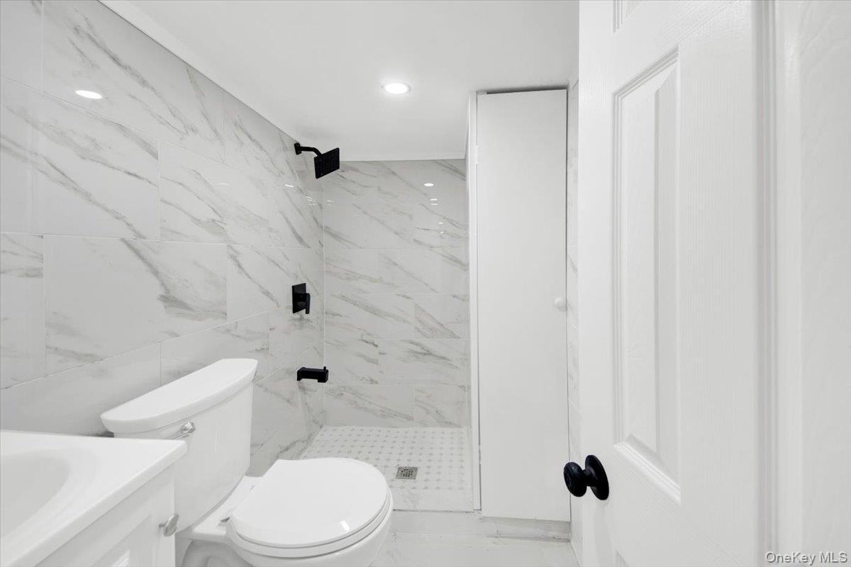 Single Family Penfield  Bronx, NY 10470, MLS-958169-23