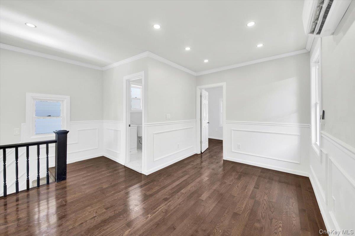 Single Family Penfield  Bronx, NY 10470, MLS-958169-25